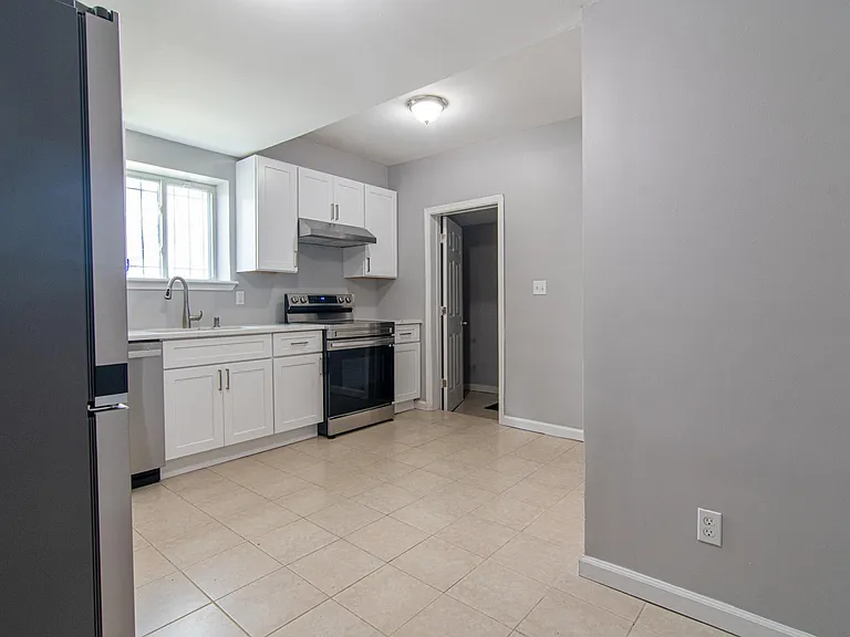 3000 Erdman Ave — Photo 10
