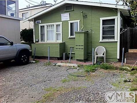 3rd image of 833-35 Jamaica Ct