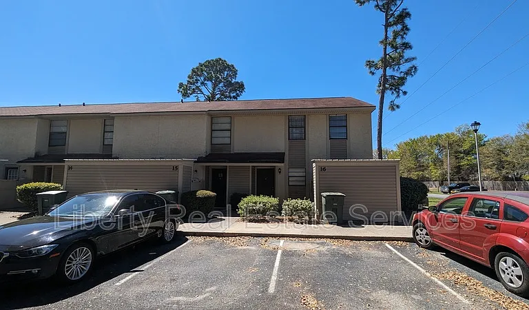 901 Olmstead Dr #16B — Photo 1