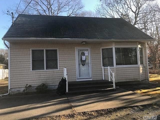 1st image of 51 Roberts Rd W