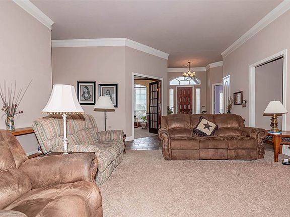 3rd image of 3605 Summerhill Dr
