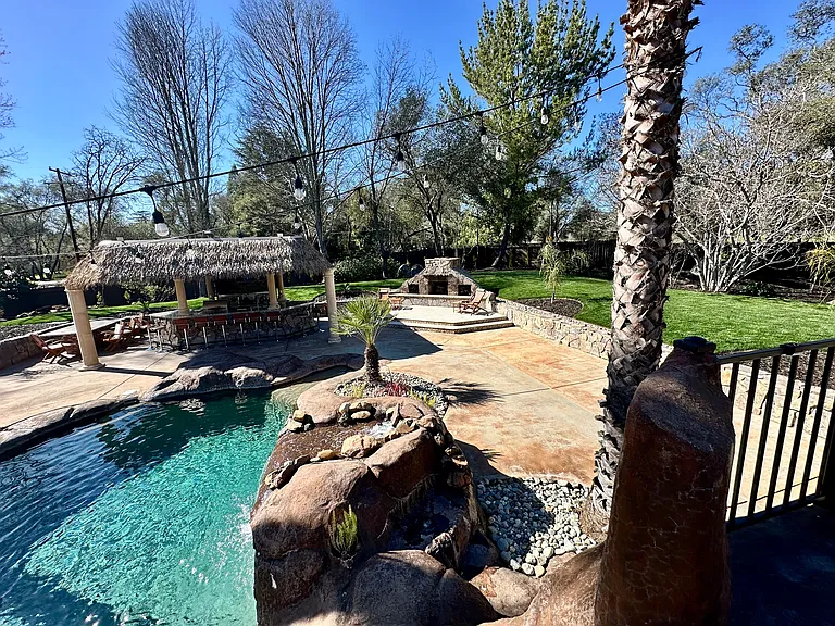 7027 Pine Gate Way #B — Photo 55