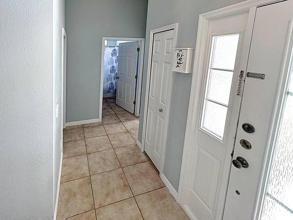 4th image of 13001 Yardsley Ct