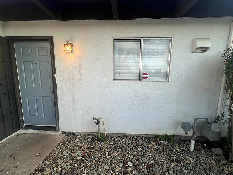 Front door / courtyard entry