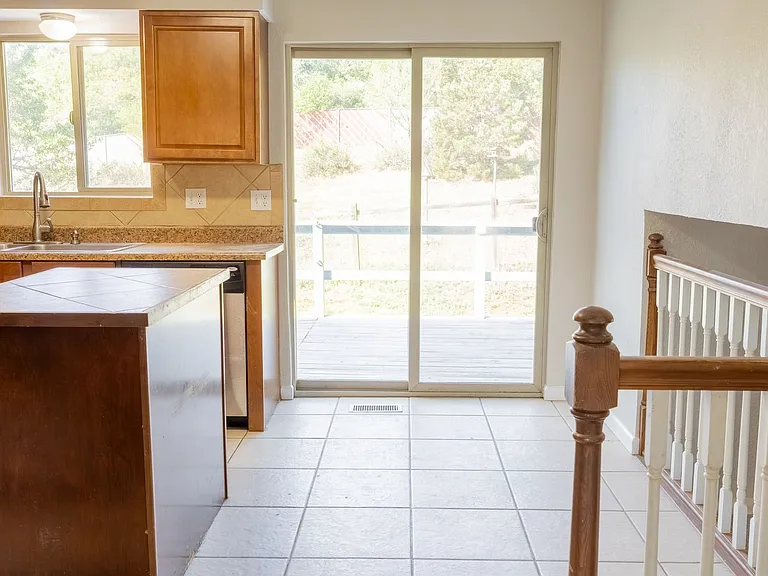 5418 Alta Loma Rd — Photo 14