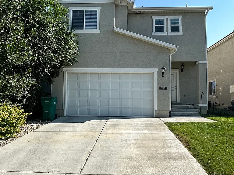 2215 W Bluebird Dr — Photo 1