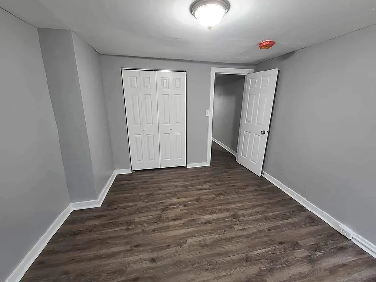 1350 Carroll St — Photo 3