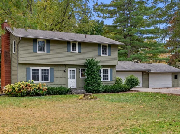 107 Greenbriar DRIVE, Westby, WI 54667