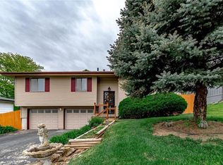 205 Pawnee Ln, Leavenworth, KS 66048