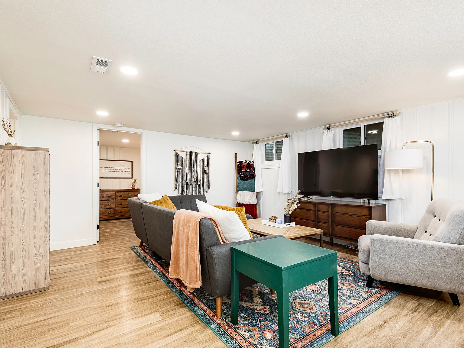 3 bed, $2,950 — Photo 2