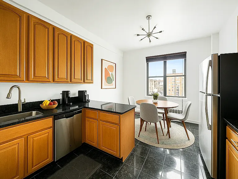 215 W 101st St #7W — Photo 2