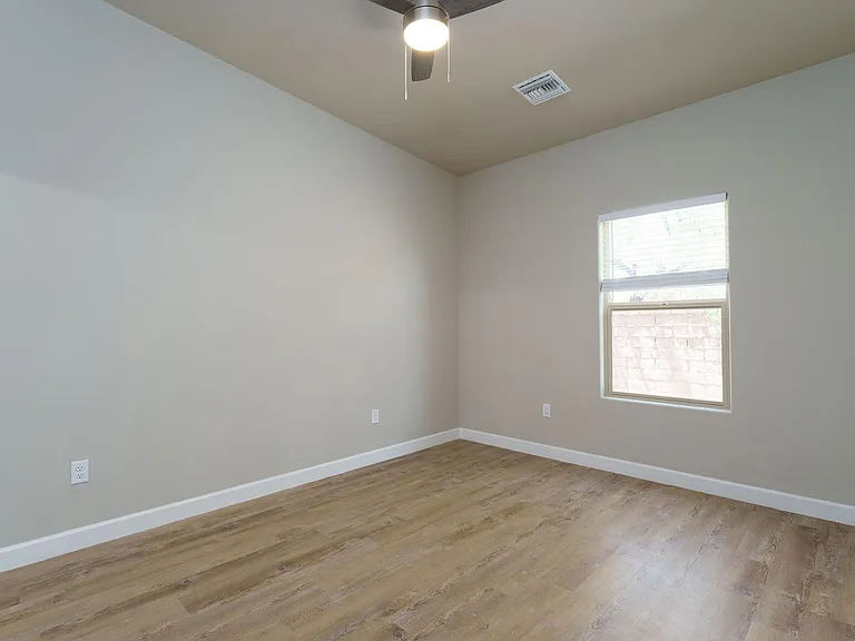 517 E Calle Arizona — Photo 22