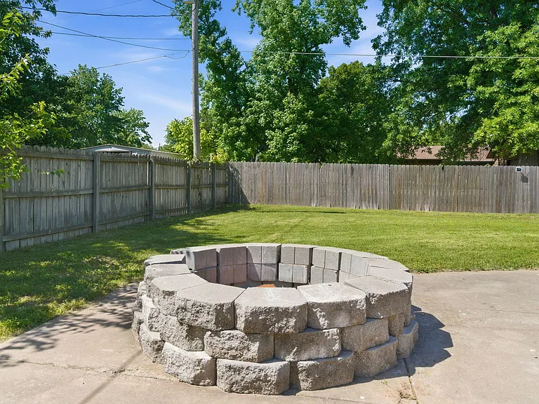 657 Kings Carriage Rd — Photo 30