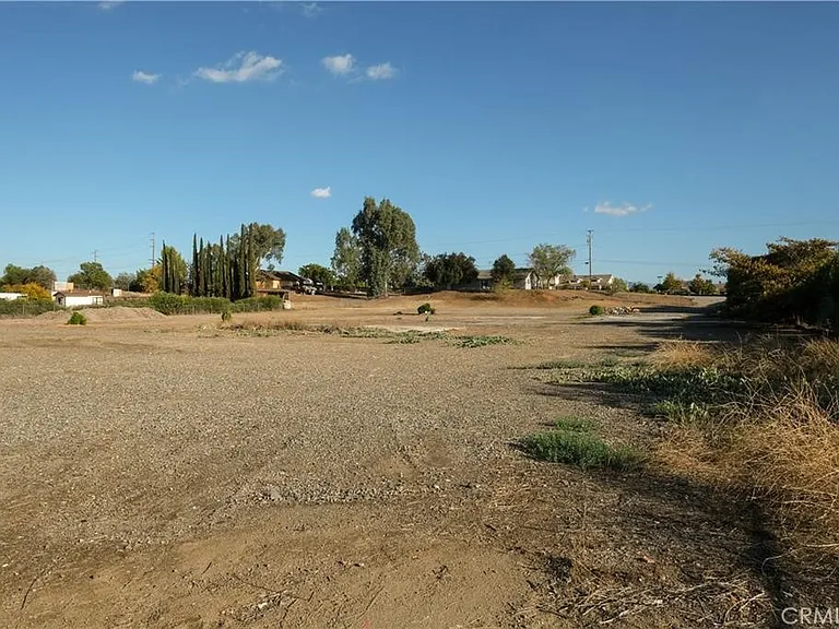 41851 Kalmia St — Photo 3