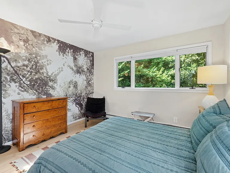 Manor Ln — Photo 11