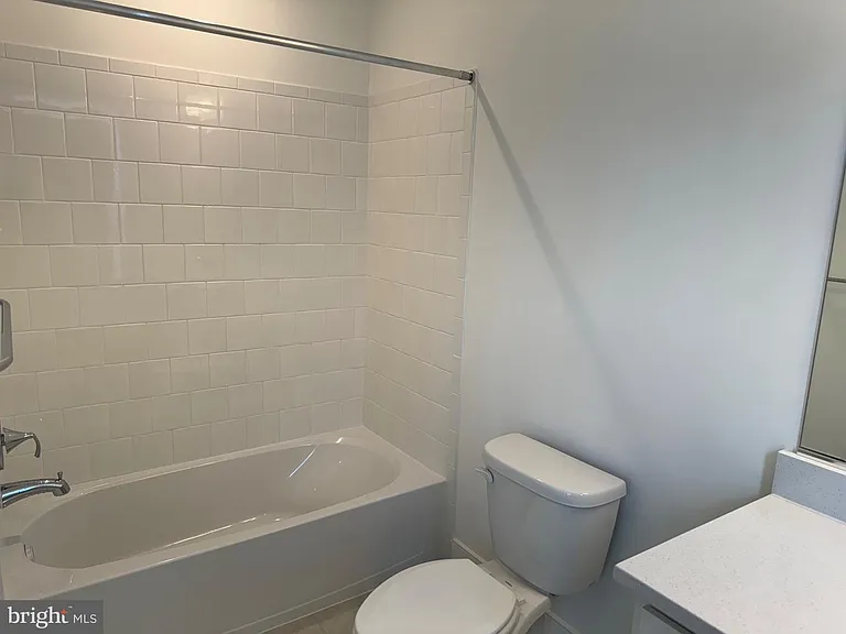 831 King Farm — Photo 33