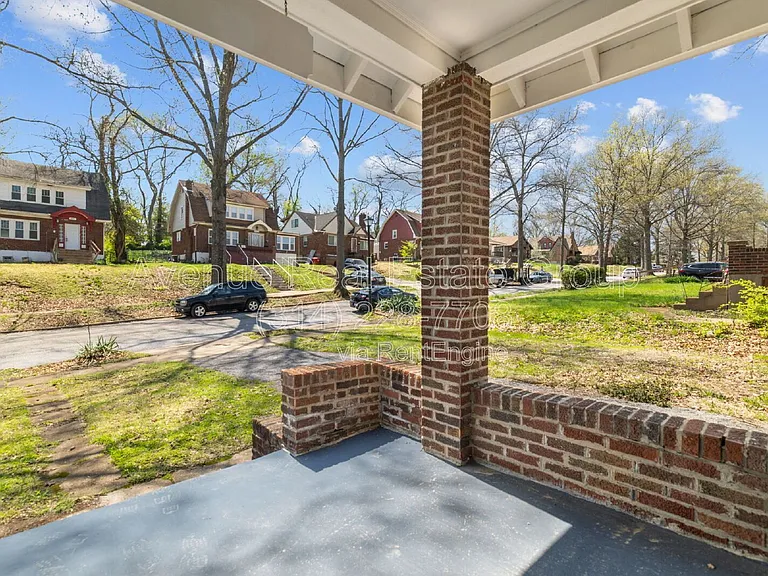 8009 Monroe Ave — Photo 4