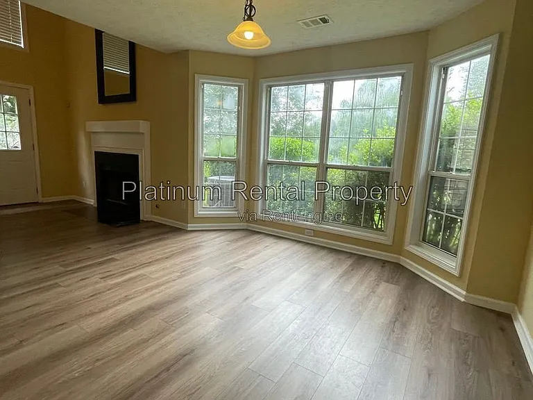 810 Camelon Ct — Photo 10