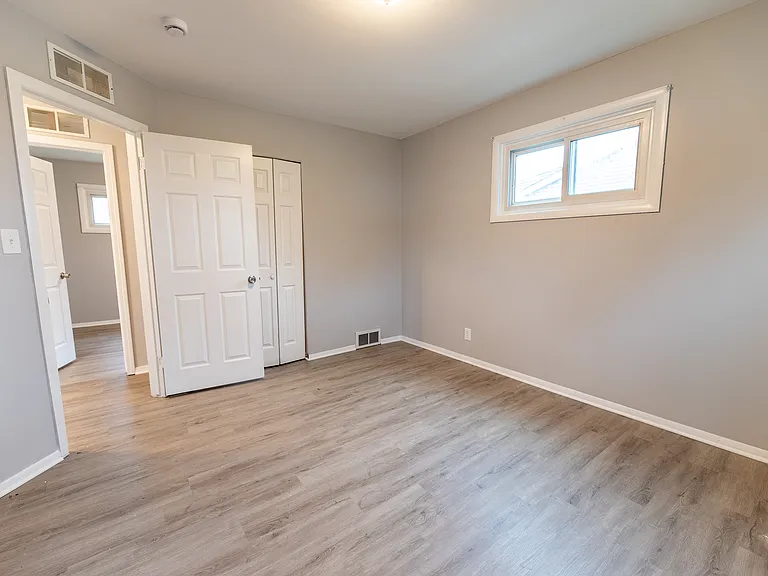 23072 Lauren Ave — Photo 13