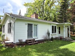 13462 W Shore Dr, Millersburg, MI 49759