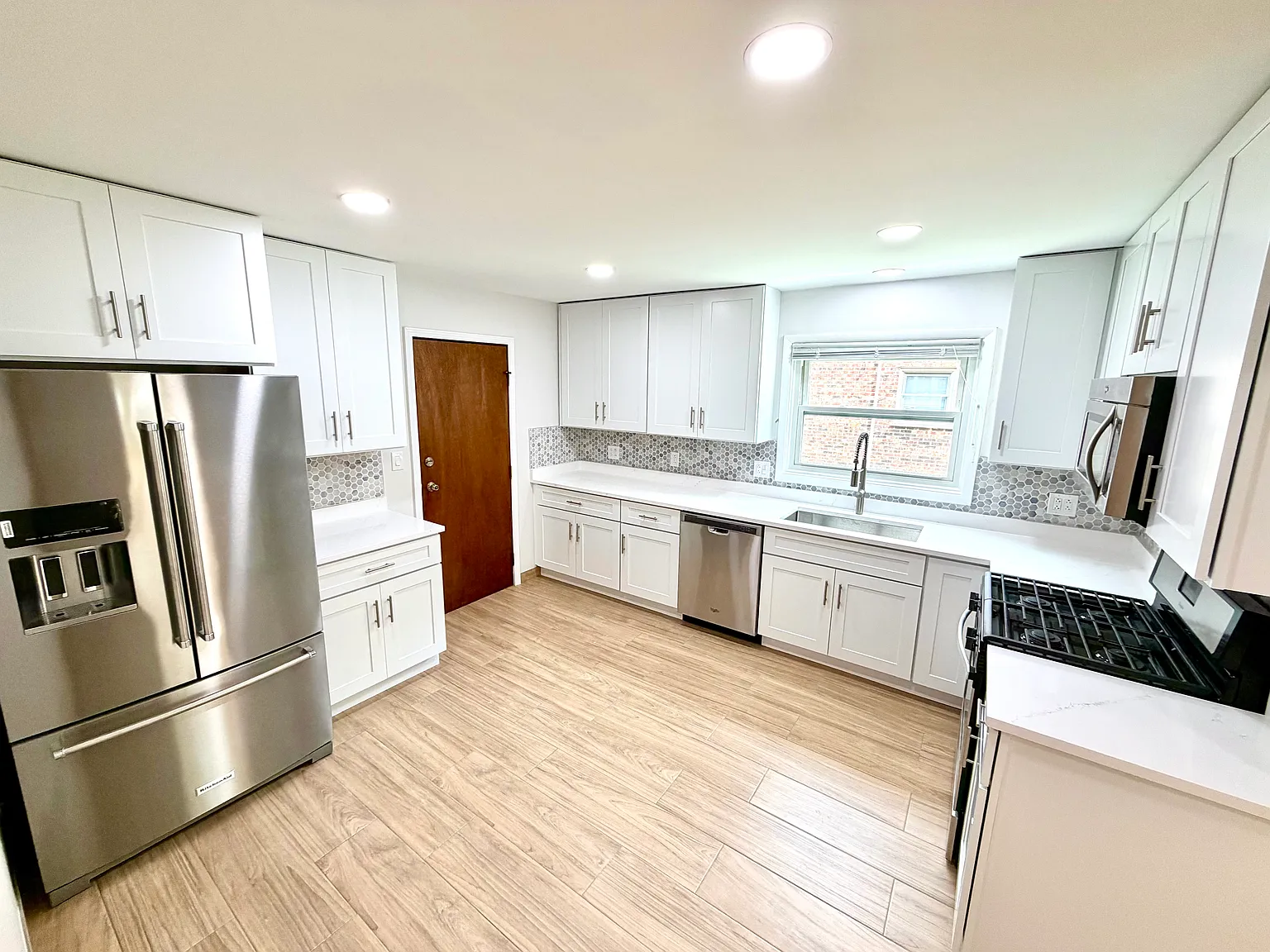 167 E Van Buren Street — Photo 1