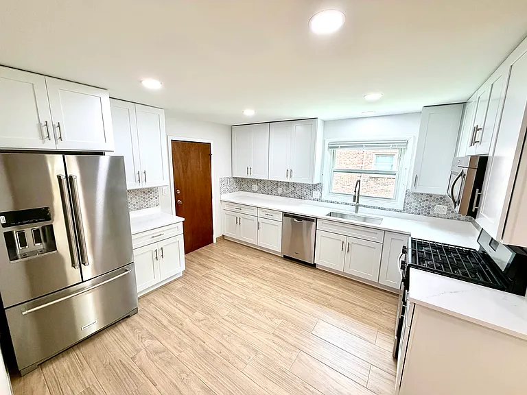 167 E Van Buren St #1 — Photo 7