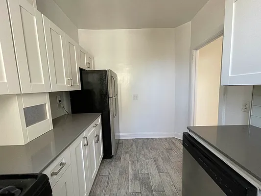Rented by Hillel Realty Group | media 3