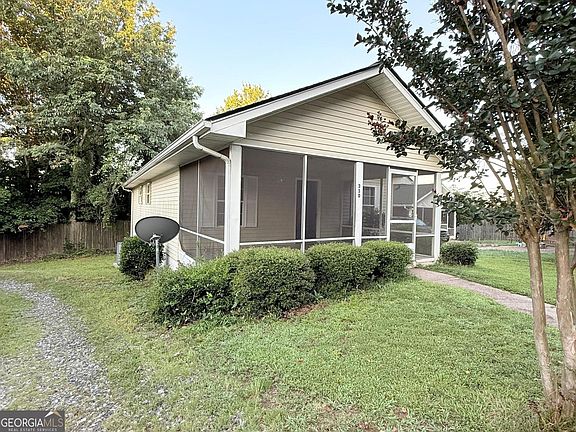 4th image of 330 Peach Orchard Rd