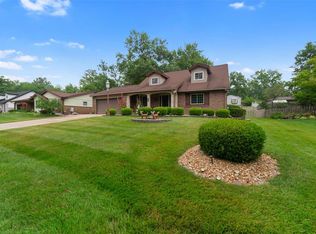 139 Country Creek Ct, Ballwin, MO