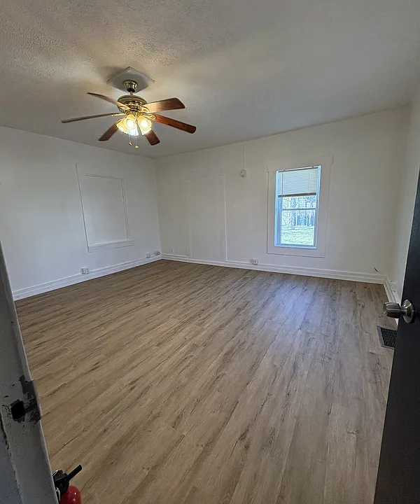 31 N Elm St #2
