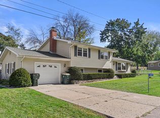 2810 Elizabeth Ln, Twin Lakes, WI 53181