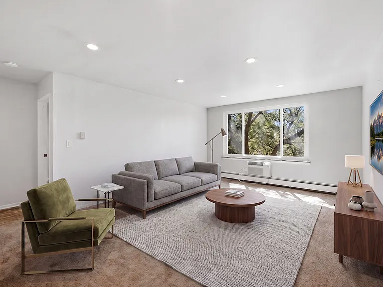 1475 Rebecca Dr — Photo 4