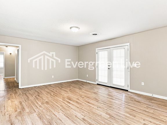 5th image of 2839 Fallbrook Dr