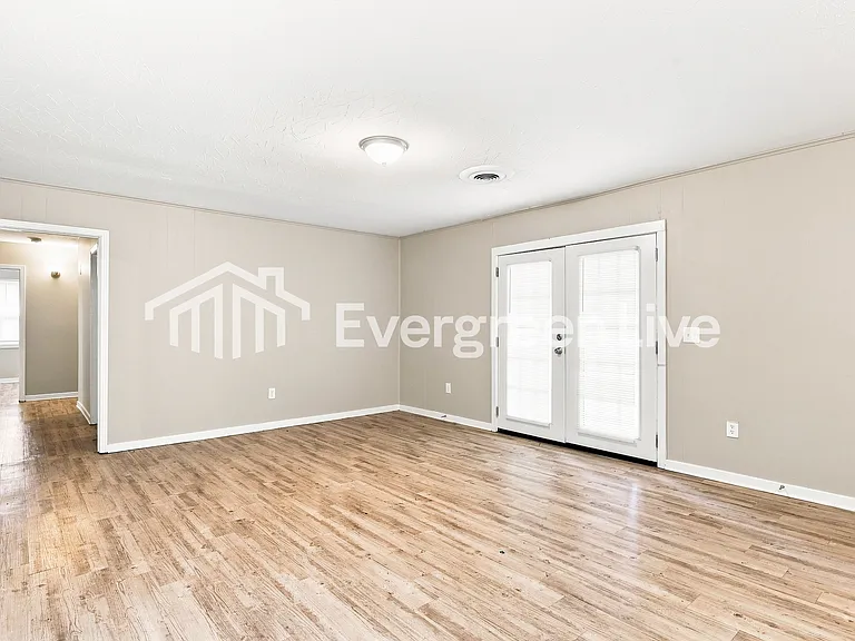 2839 Fallbrook Dr — Photo 5