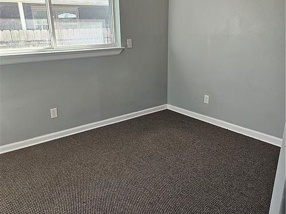4th image of 1109 Mason Smith Ave