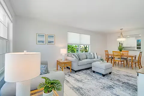 2 bed, 747 sqft, $7,000 — Photo 3