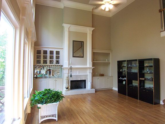 Neutral Decor
