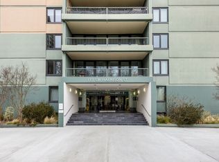 111 SW Harrison St APT 3E, Portland, OR 97201