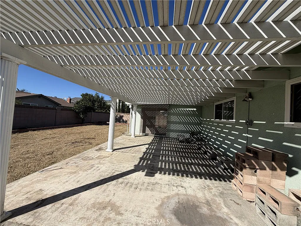 3 bed, 1229 sqft, $4,000 — Photo 3