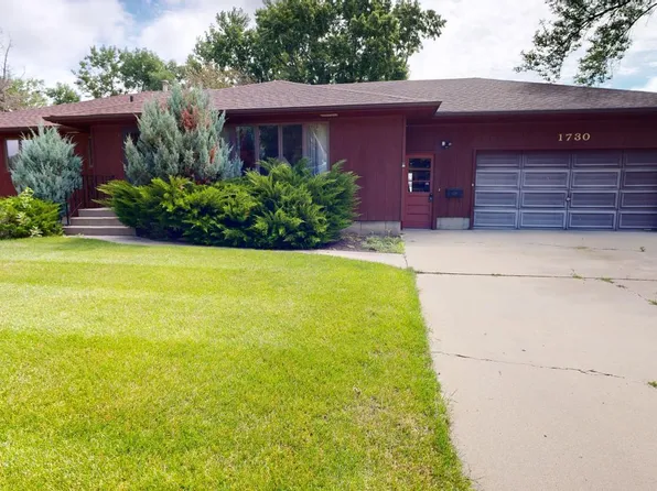 1730 Lawnridge Ave SE, Huron, SD 57350