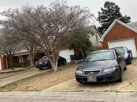 2nd image of 5802 Garden Walk W