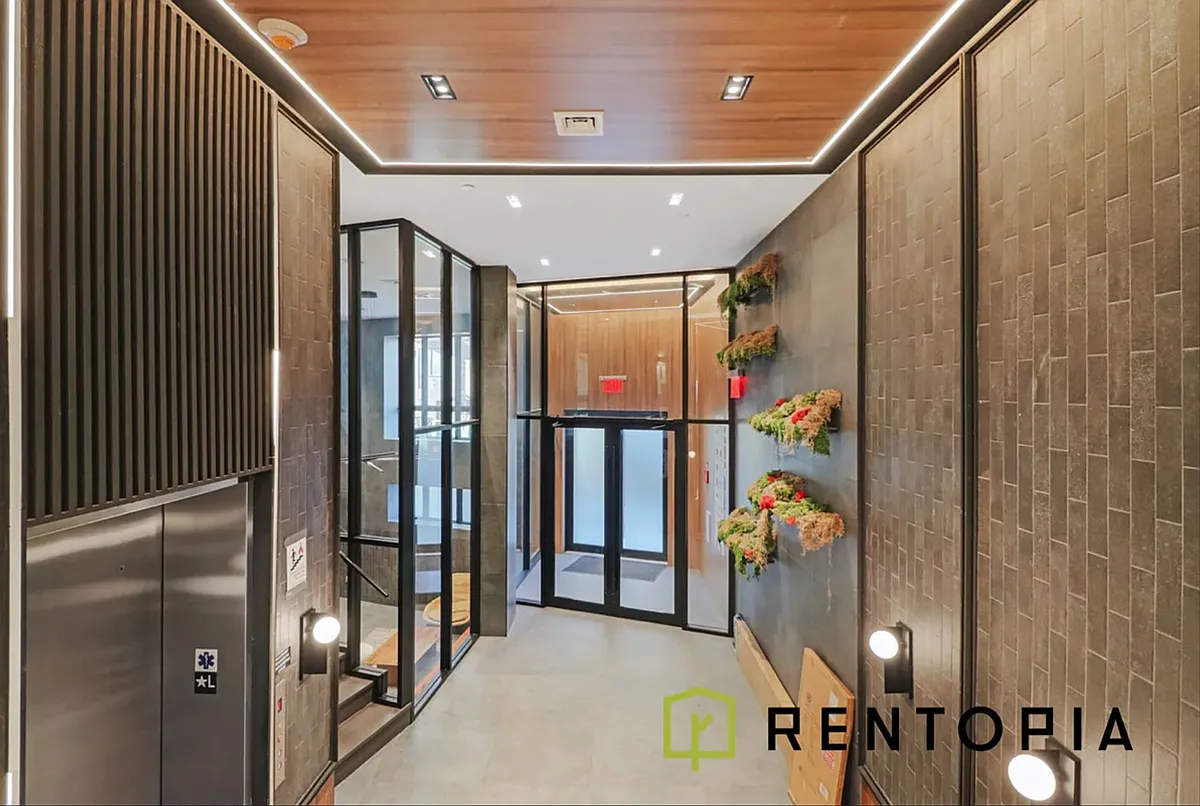 Building Photo - 411 Meeker Ave #305D