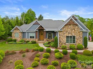 390 Shipman Pkwy, Flat Rock, NC 28731