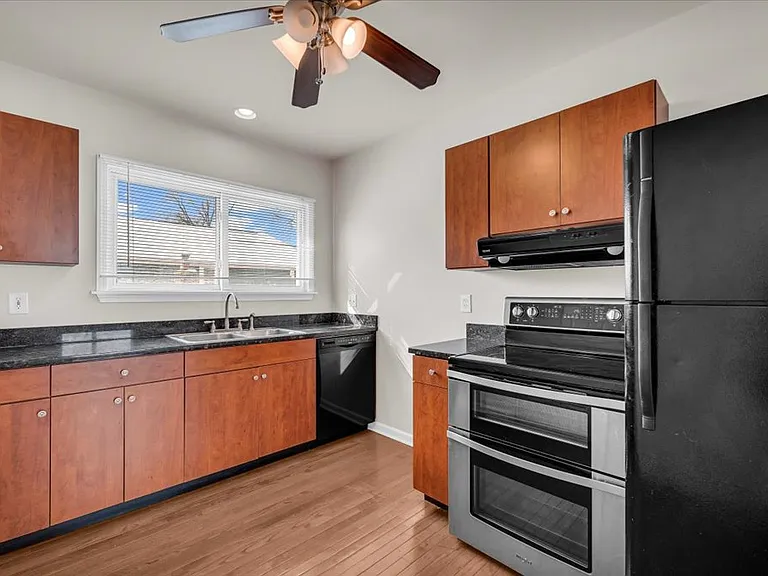 1407 E Forteen Mile Rd #2 — Photo 3