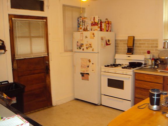 3rd image of 2119 N Lockwood Ave