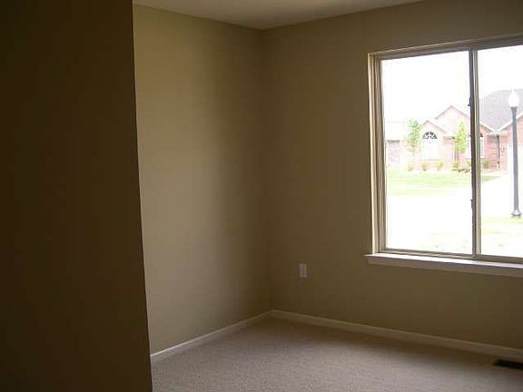 5th image of 55426 Stewart Dr