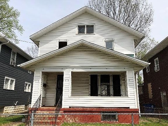 3rd image of 918 S Broadway St