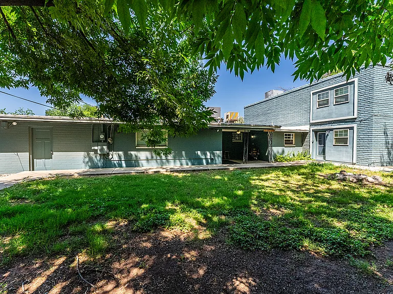 535 S Temple St #3 — Photo 14