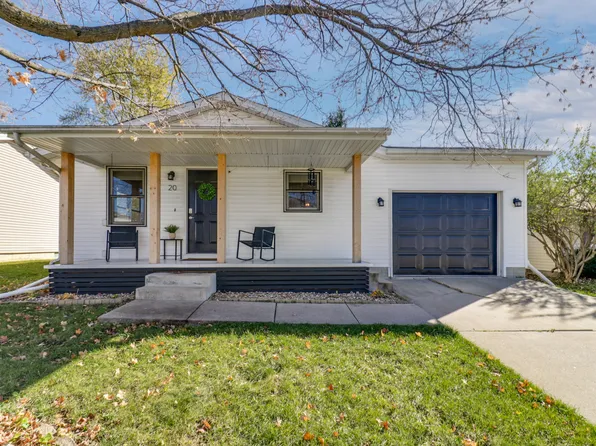 20 Yew Ct, Bloomington, IL 61701