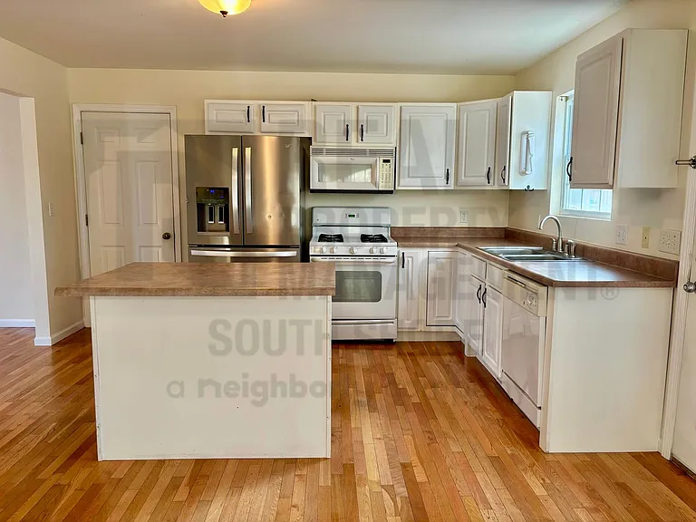 601 Mary Dr — Photo 3
